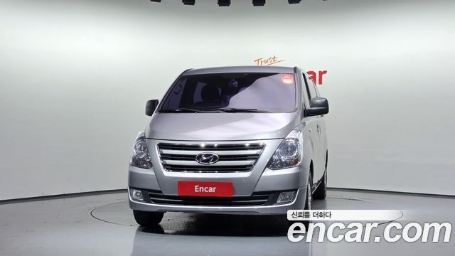 Hyundai Starex 12-Seater Wagon Smart — пробег 179 602 км — фото 3 из 5
