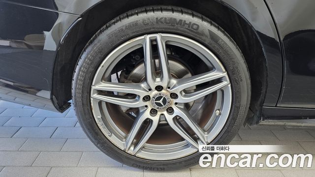 Mercedes-Benz E-Class E300 4MATIC AMG Line — пробег 117 583 км — фото 5 из 5