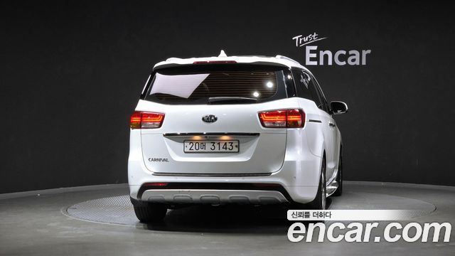 Kia Carnival из Кореи Encar