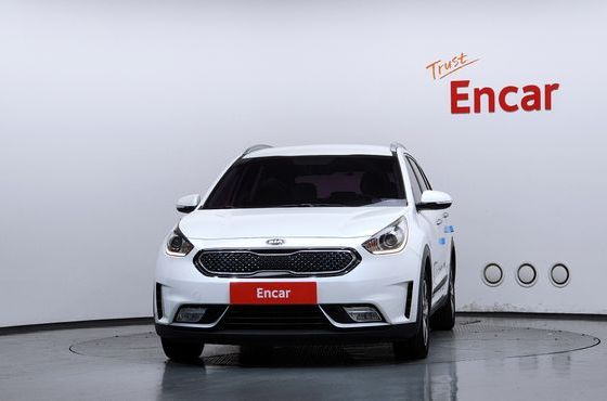 Kia Niro Prestige — пробег 256 460 км — фото 3 из 5