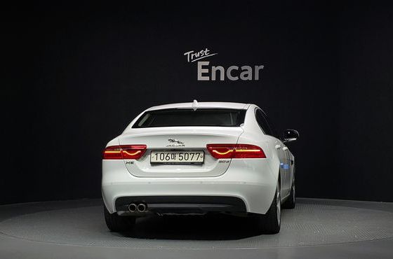 Jaguar XE 20d Portfolio — пробег 89 271 км — фото 4 из 5