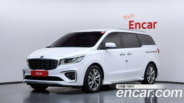 Kia Carnival 9-Seater Luxury — пробег 165 878 км — фото 1 из 5