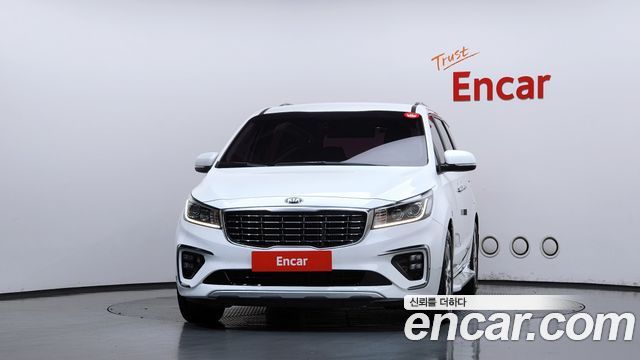 Kia Carnival 9-Seater Luxury — пробег 165 878 км — фото 3 из 5