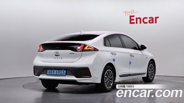 Hyundai Ioniq Q — пробег 40 554 км — фото 2 из 5