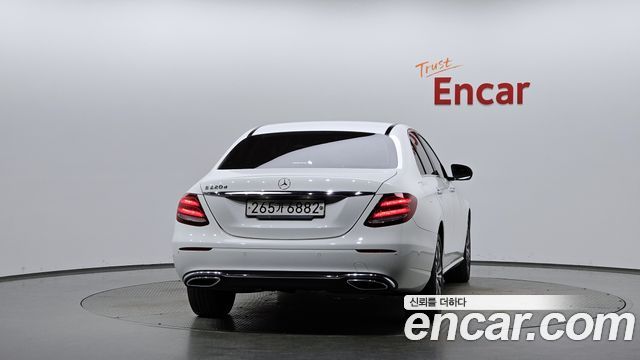 Mercedes-Benz E-Class из Кореи Encar