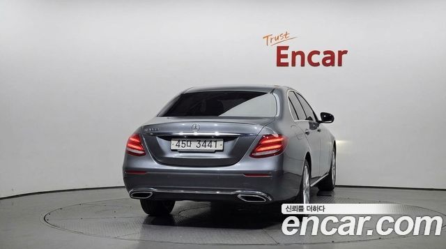 Mercedes-Benz E-Class из Кореи Encar