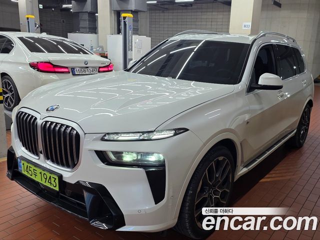 BMW X7 xDrive 40i M Sport 7STR — пробег 4 851 км — фото 1 из 5