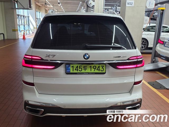 BMW X7 xDrive 40i M Sport 7STR — пробег 4 851 км — фото 4 из 5