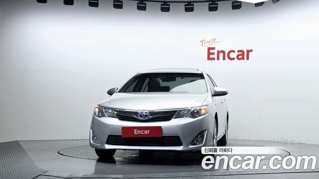 Toyota Camry Hybrid XLE — пробег 122 173 км — фото 3 из 5