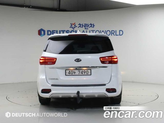 Kia Carnival из Кореи Encar