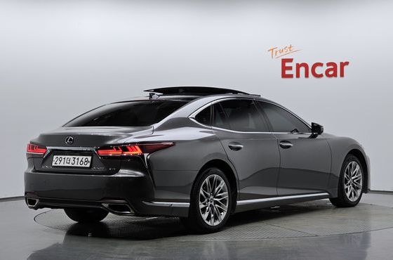 Lexus LS 3.5 Luxury AWD — пробег 72 225 км — фото 2 из 5