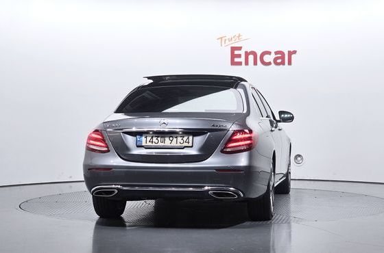 Mercedes-Benz E-Class E300 4MATIC Avnatgarde — пробег 168 534 км — фото 4 из 5