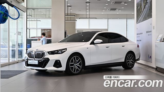 BMW i5 eDrive 40 M Sport — пробег 10 719 км — фото 1 из 5