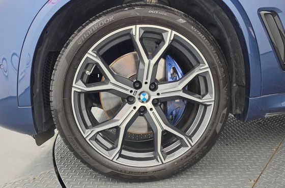 BMW X5 xDrive 40i M Sport — пробег 27 611 км — фото 5 из 5