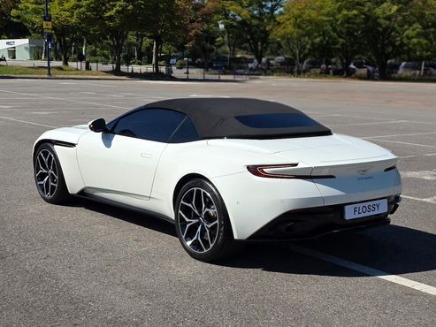 Astonmartin DB11 4.0 V8 Volante — пробег 14 930 км — фото 2 из 5