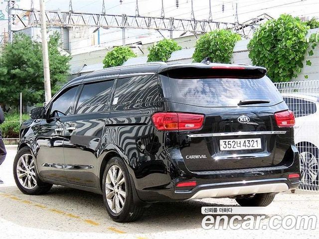 Kia Carnival Gasoline 9-Seater Noblesse Special — пробег 153 890 км — фото 3 из 5