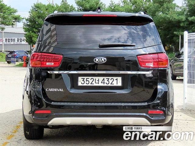 Kia Carnival Gasoline 9-Seater Noblesse Special — пробег 153 890 км — фото 4 из 5