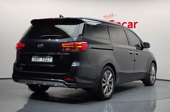 Kia Carnival 9-Seater Noblesse Special — пробег 117 506 км — фото 2 из 5