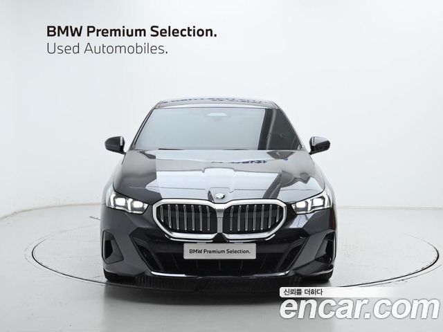 BMW 5-Series 520i M Sport — пробег 4 488 км — фото 3 из 5