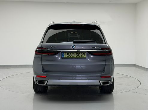 BMW X7 xDrive 40i Design Pure Excellence 7-Seater — пробег 4 060 км — фото 4 из 5