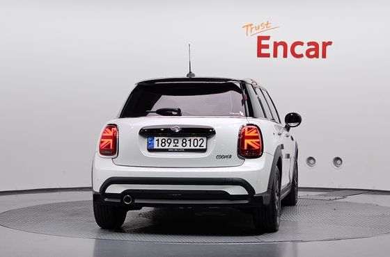 Mini Cooper 5Door Classic Third Generation — пробег 9 918 км — фото 4 из 5