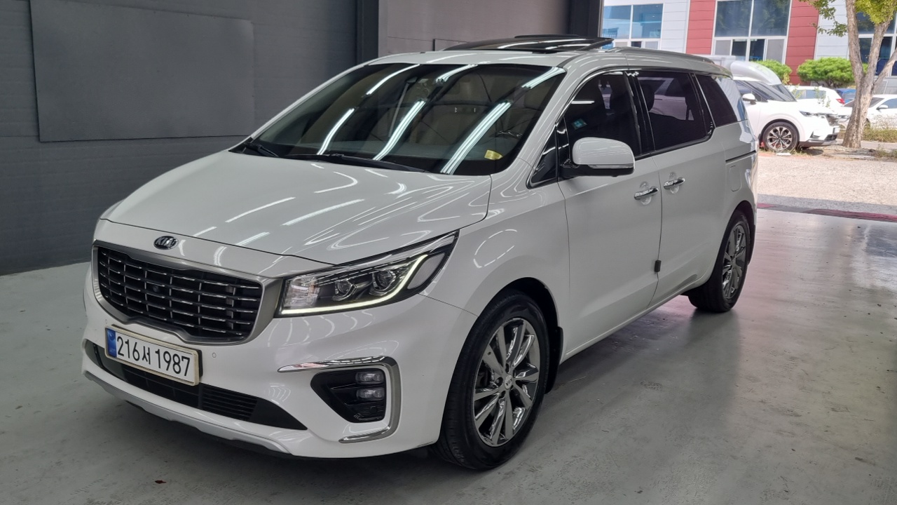 Kia Carnival 7-Seater Limousine President — пробег 86 000 км — фото 1 из 5