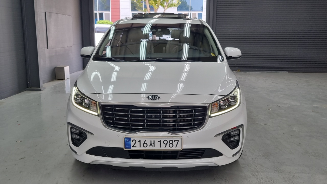 Kia Carnival 7-Seater Limousine President — пробег 86 000 км — фото 3 из 5
