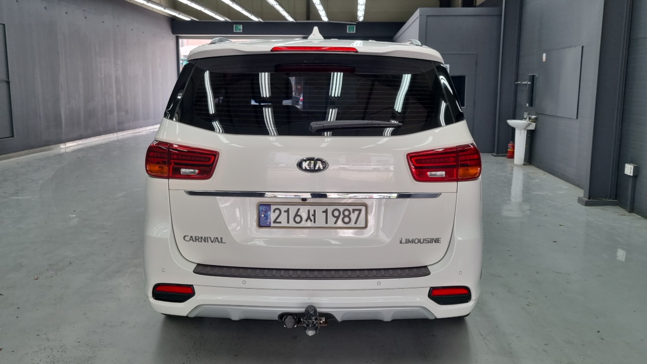 Kia Carnival 7-Seater Limousine President — пробег 86 000 км — фото 4 из 5
