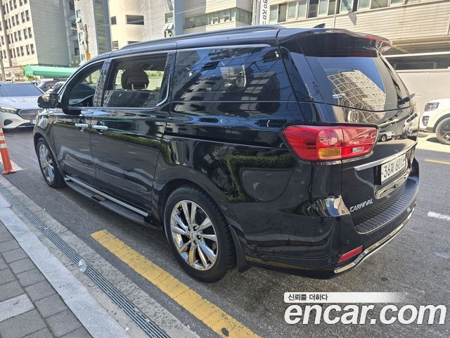 Kia Carnival 7-Seater Limousine President — пробег 141 724 км — фото 2 из 5