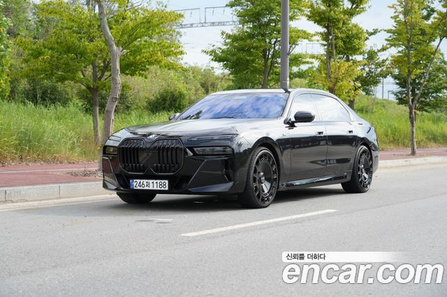BMW 7-Series 740i xDrive M Sport Limited — пробег 14 500 км — фото 1 из 5