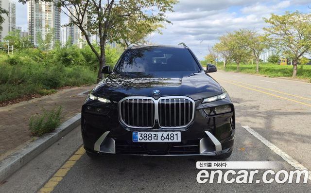 BMW X7 xDrive 40i Design Pure Excellence 6-Seater — пробег 18 000 км — фото 1 из 5