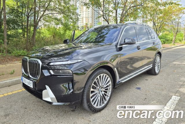 BMW X7 xDrive 40i Design Pure Excellence 6-Seater — пробег 18 000 км — фото 2 из 5