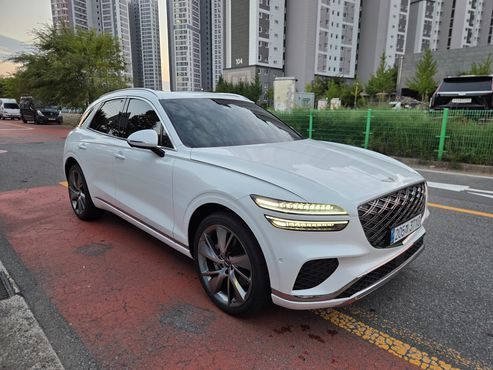 Genesis GV70 2.5T Gasoline 2WD — пробег 11 000 км — фото 4 из 5