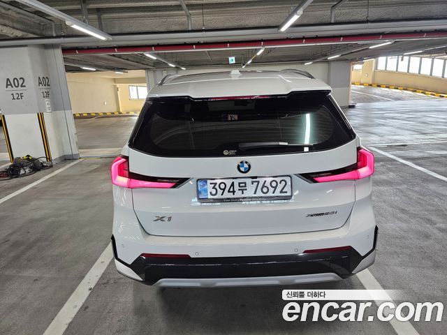 BMW X1 sDrive 20i xLine — пробег 16 887 км — фото 4 из 5