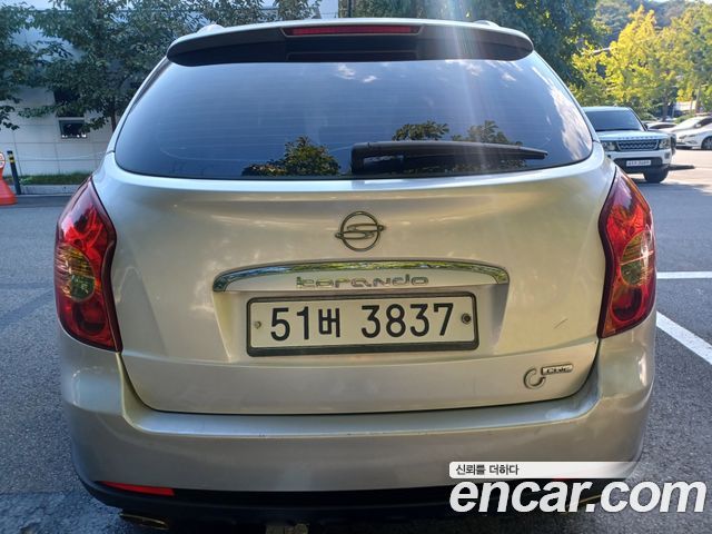 Ssangyong KORANDO Chic 2WD Standard — пробег 239 821 км — фото 4 из 5