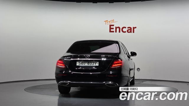 Mercedes-Benz E-Class из Кореи Encar
