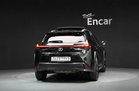 Lexus UX 2.0 2WD — пробег 78 285 км — фото 4 из 5