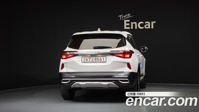 Kia Seltos из Кореи Encar