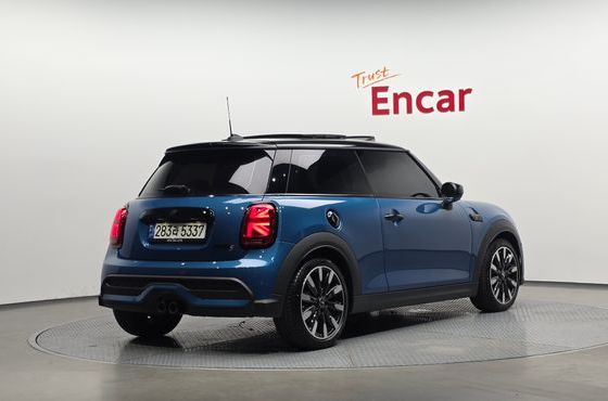 Mini Cooper Classic Third Generation — пробег 14 169 км — фото 2 из 5