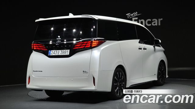 Toyota Alphard 2.5 HEV Executive AWD — пробег 9 381 км — фото 2 из 5