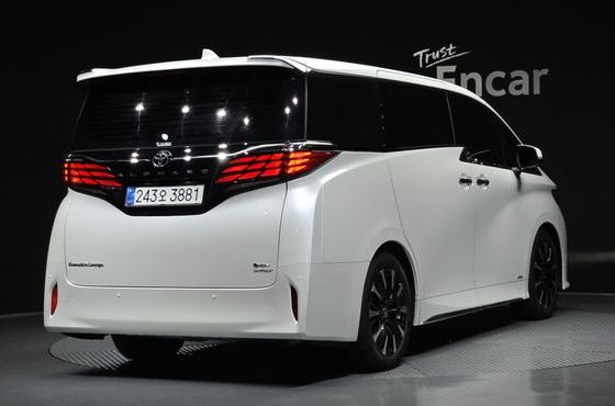 Toyota Alphard 2.5 HEV Executive AWD — пробег 9 381 км — фото 2 из 5
