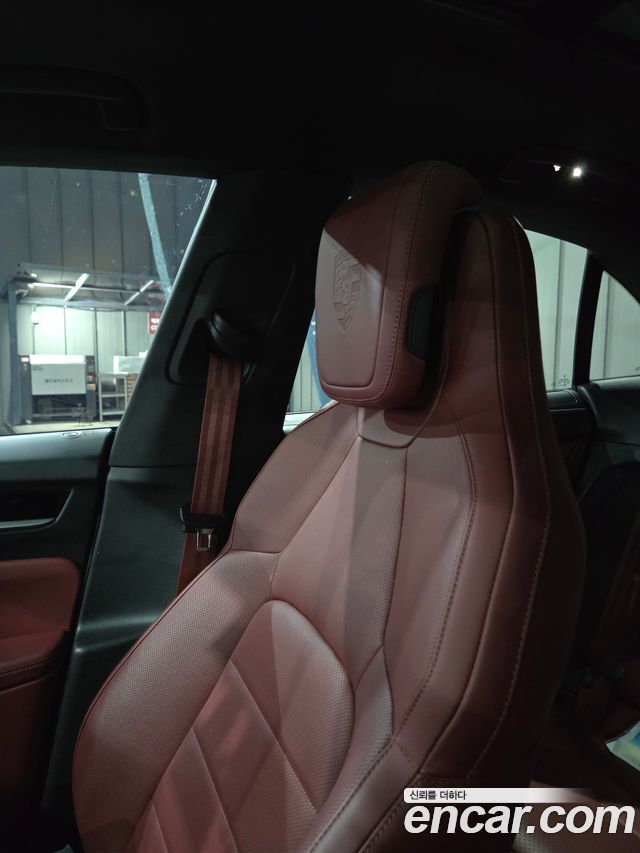 Porsche Macan 4S — пробег 13 500 км — фото 5 из 5