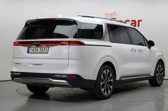 Kia Carnival Diesel 9-Seater Signature — пробег 99 440 км — фото 2 из 5