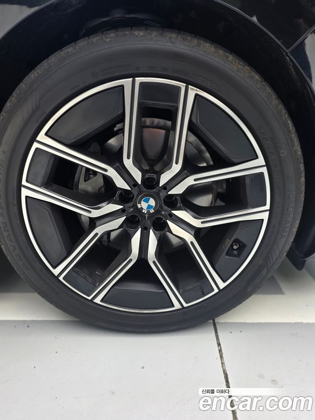 BMW 7-Series 740d xDrive M Sport — пробег 10 700 км — фото 5 из 5