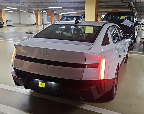 Hyundai AVANTE 2.0 Modern — пробег 5 км — фото 2 из 5