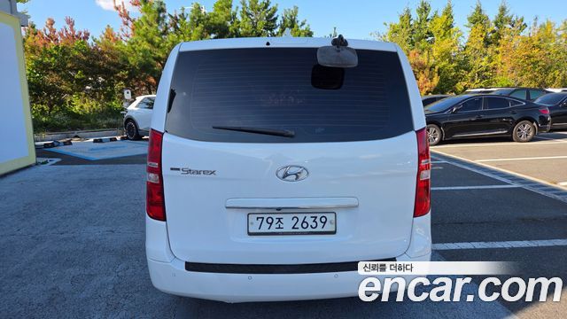 Hyundai Starex 12-Seater Wagon Smart — пробег 80 992 км — фото 4 из 5
