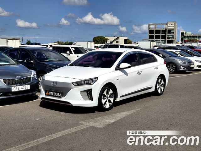 Hyundai Ioniq Q — пробег 123 000 км — фото 1 из 5