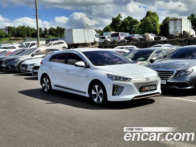 Hyundai Ioniq Q — пробег 123 000 км — фото 2 из 5