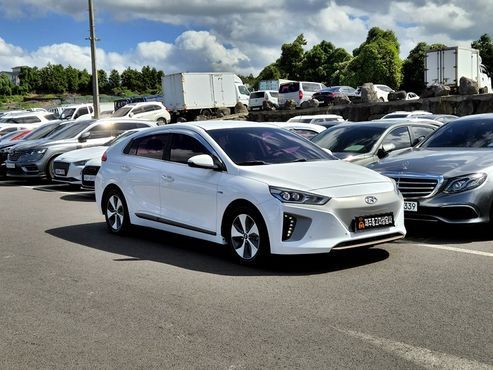Hyundai Ioniq Q — пробег 123 000 км — фото 2 из 5