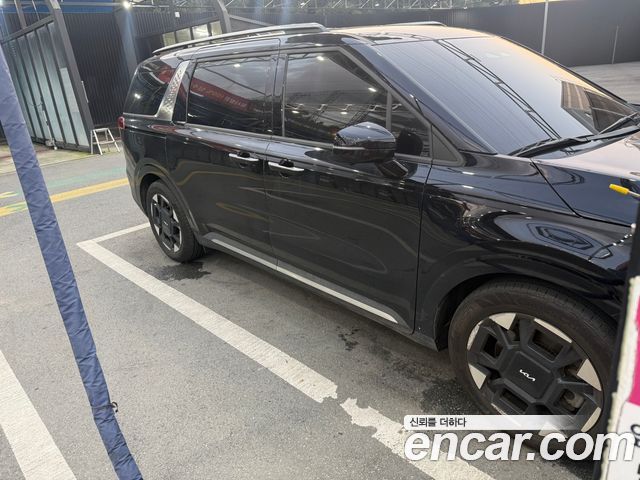 Kia Carnival Gasoline 7-Seater Signature — пробег 50 000 км — фото 2 из 5
